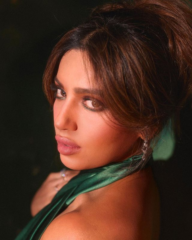 Staggering Poses Of Bhumi Pednekar